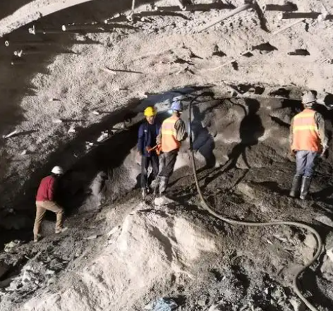 小店拱顶带模注浆料的施工流程及注意事项